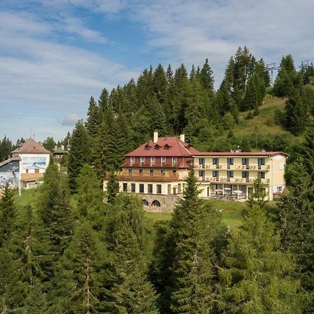Hotel Alpinum Treffen Exterior photo