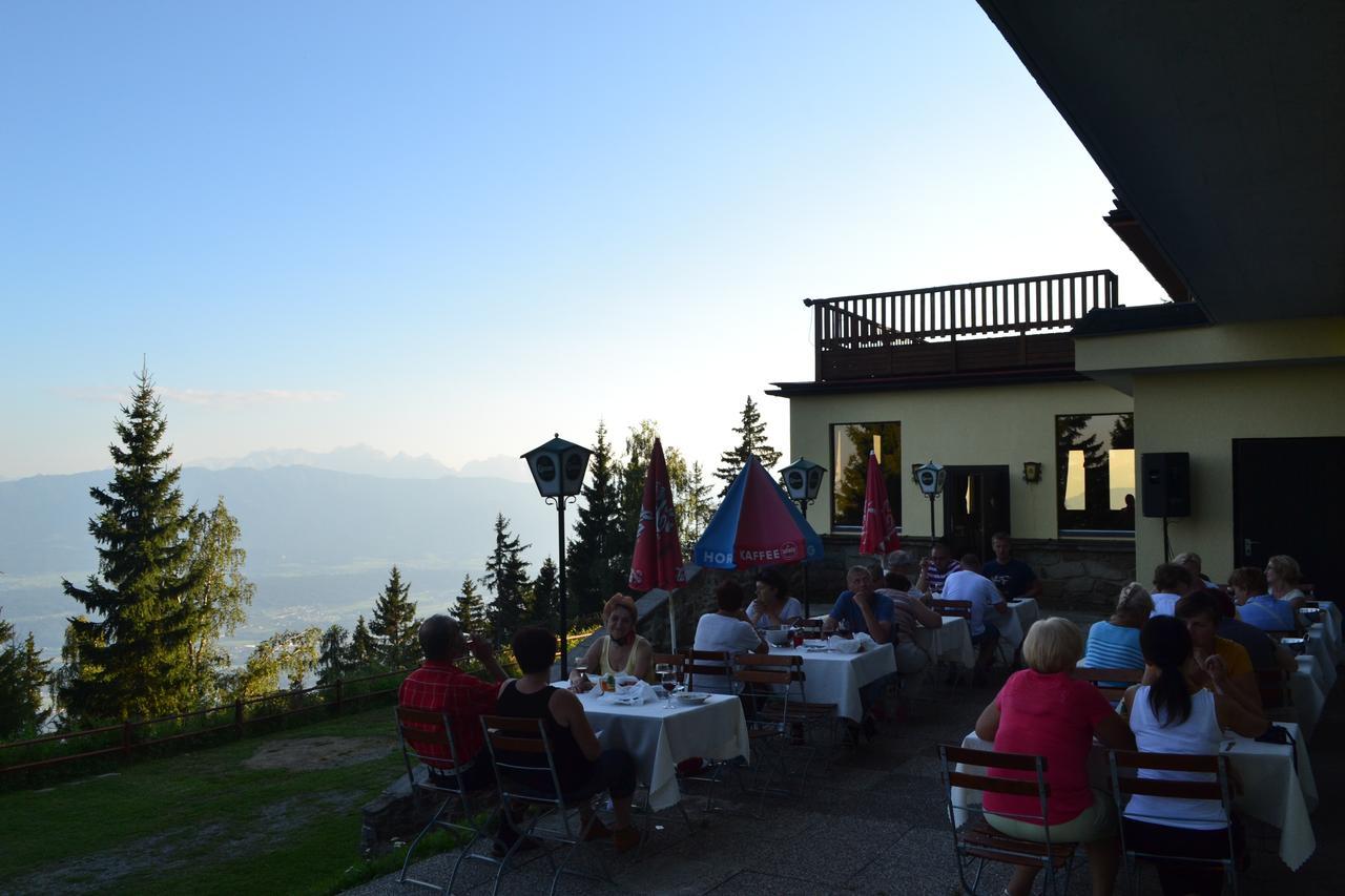 Hotel Alpinum Treffen Exterior photo