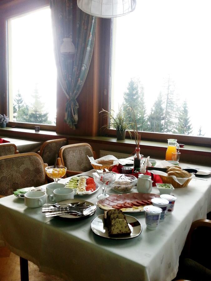 Hotel Alpinum Treffen Exterior photo